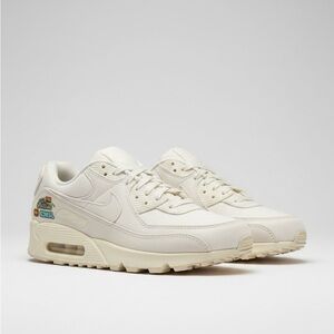 Nike Women's Cream Sneakers